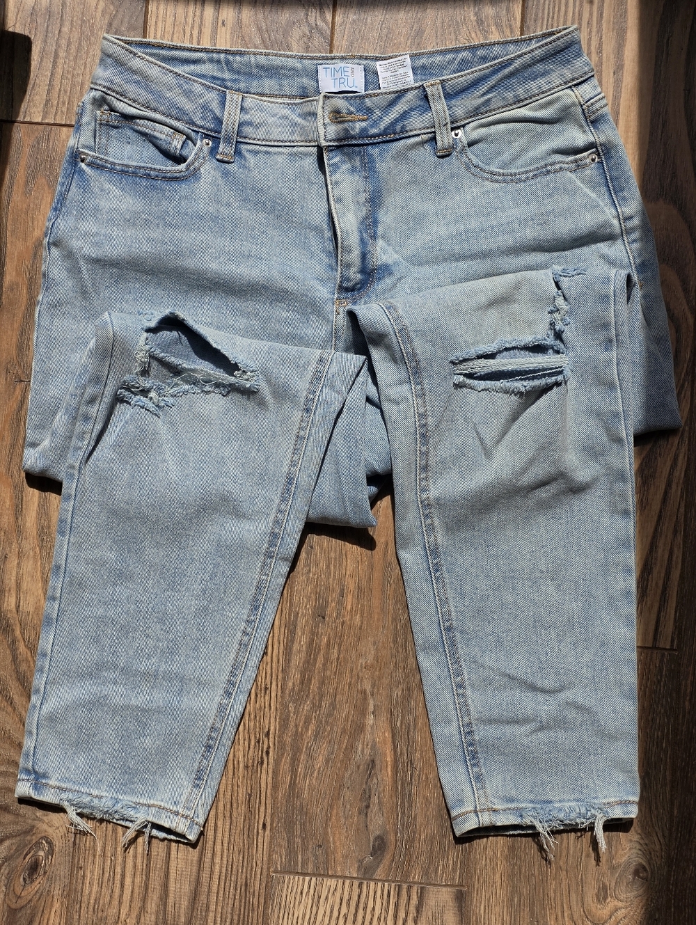 Time and Tru Ripped Jeans - 10